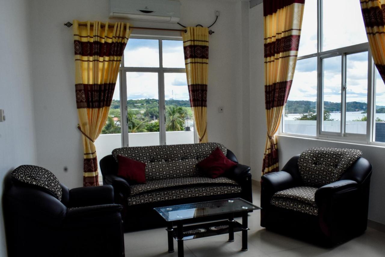 Mallika Resort ตรินโคมาลี ภายนอก รูปภาพ
