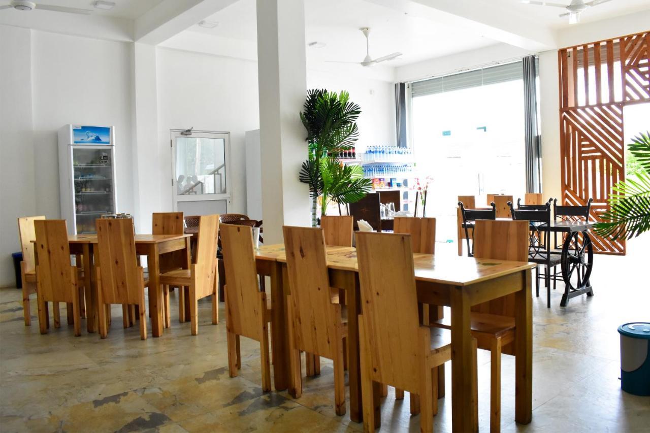 Mallika Resort ตรินโคมาลี ภายนอก รูปภาพ