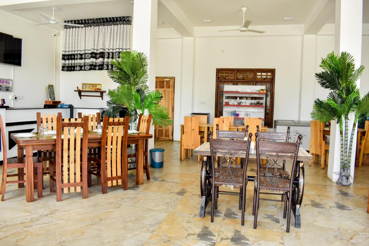 Mallika Resort ตรินโคมาลี ภายนอก รูปภาพ