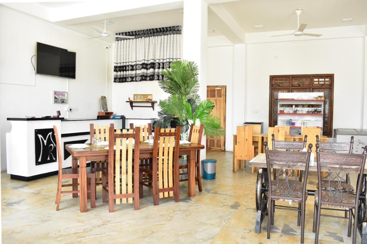 Mallika Resort ตรินโคมาลี ภายนอก รูปภาพ